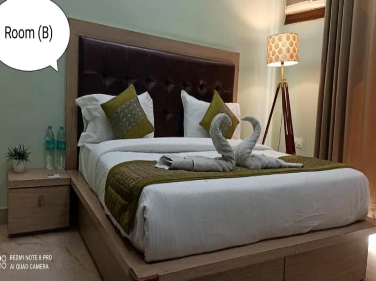Oyo 74401 Aster Garden Suites Delhi  Exteriör bild