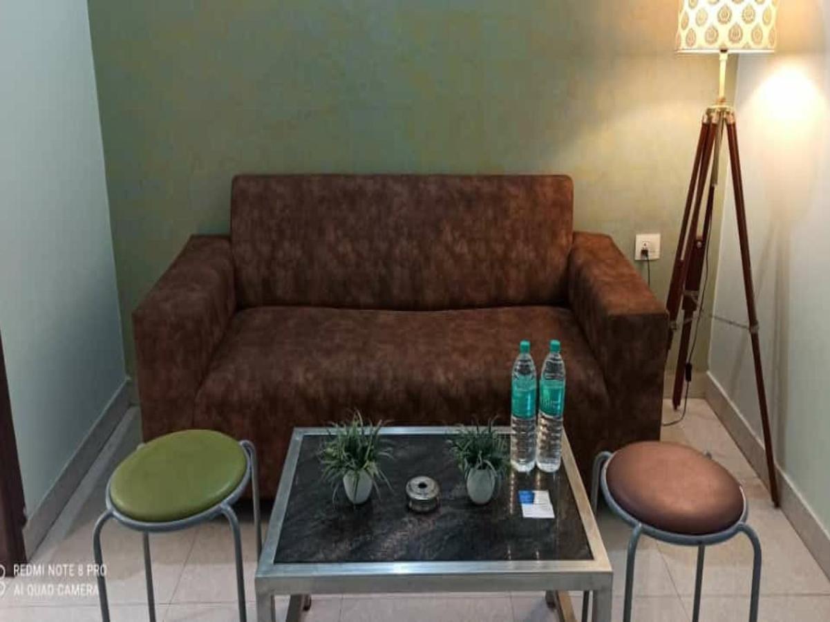 Oyo 74401 Aster Garden Suites Delhi  Exteriör bild