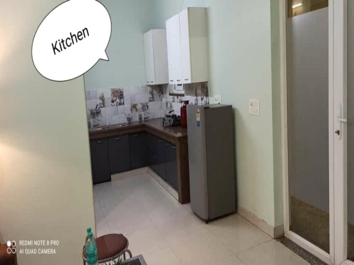 Oyo 74401 Aster Garden Suites Delhi  Exteriör bild