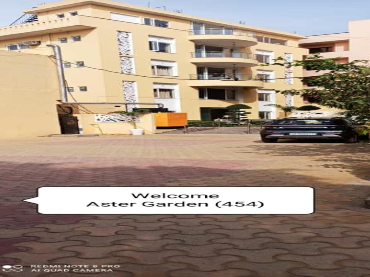 Oyo 74401 Aster Garden Suites Delhi  Exteriör bild