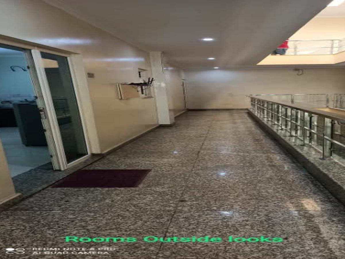 Oyo 74401 Aster Garden Suites Delhi  Exteriör bild