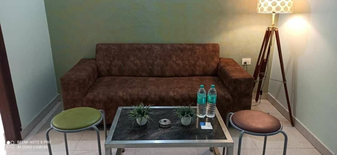 Oyo 74401 Aster Garden Suites Delhi  Exteriör bild
