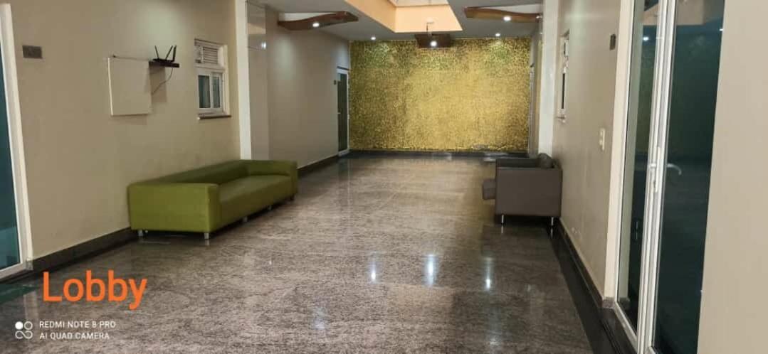 Oyo 74401 Aster Garden Suites Delhi  Exteriör bild